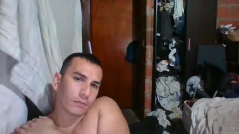 Snapshot of gattitosexy_95 chatting on 2, 1, 2025 gattitosexy_95 online show from 2, 1, 2025