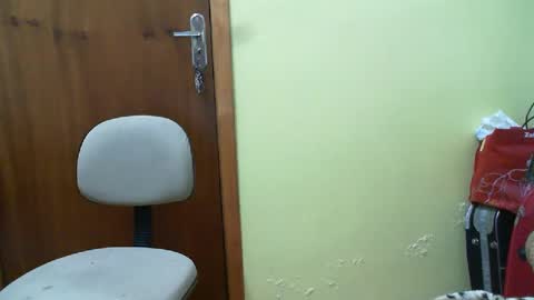 Snapshot of gauchabrasileira chatting on 5, 12, 2024 Monique online show from 5, 12, 2024