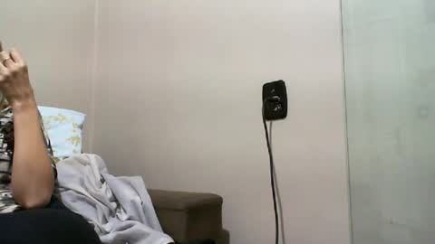 Snapshot of gauchabrasileira chatting on 19, 12, 2024 Monique online show from 19, 12, 2024