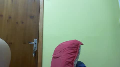 Snapshot of gauchabrasileira chatting on 5, 1, 2025 Monique online show from 5, 1, 2025