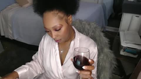 The Empress online show from 26, 9, 2025