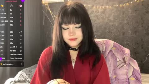 EmelyWoodes online show from 28, 5, 2026