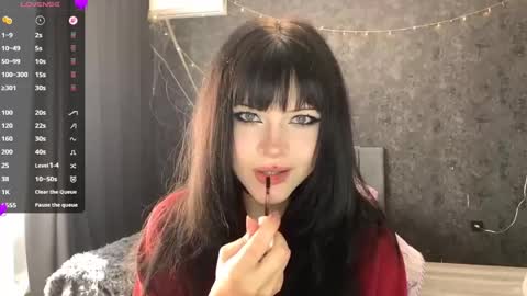 EmelyWoodes online show from 29, 5, 2026