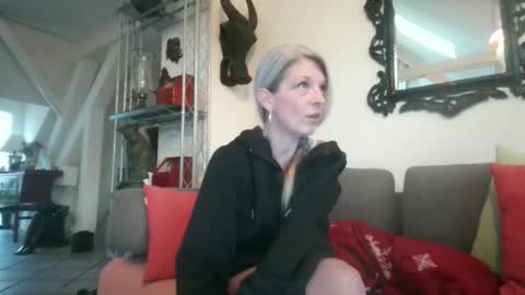Snapshot of germansweety1 chatting on 22, 11, 2025 germansweety online show from 22, 11, 2025