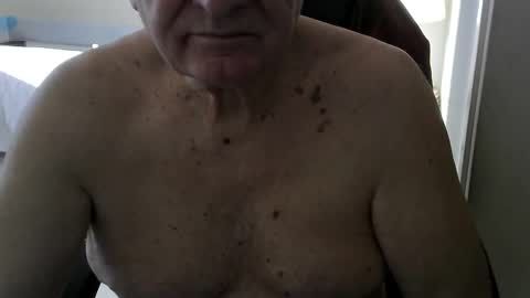 Snapshot of gh1952ma chatting on 13, 1, 2025 Gisse online show from 13, 1, 2025