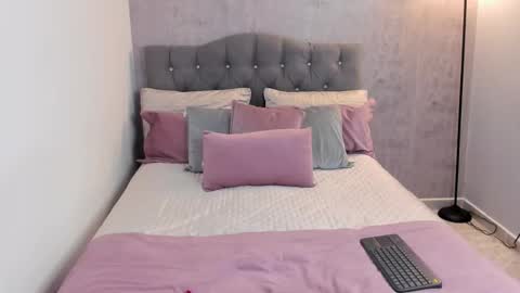 Gia online show from 15, 12, 2025