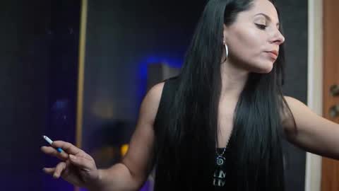  Gia  online show from 28, 11, 2025