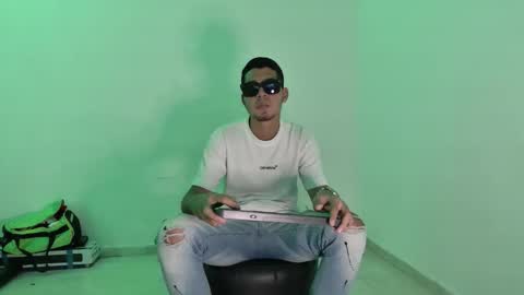 Snapshot of gianluca_silva chatting on 16, 10, 2025 Gianluca Silva online show from 16, 10, 2025