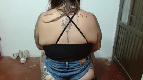 Snapshot of giannaswift chatting on 14, 12, 2025 Gianna.. online show from 14, 12, 2025