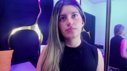 GiaRoussel online show from 16, 9, 2025