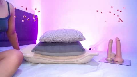 Snapshot of gigi_big_ass chatting on 12, 1, 2025 alizzon online show from 12, 1, 2025