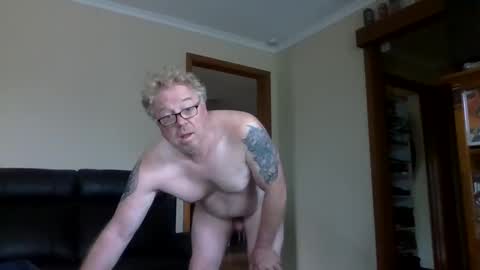 gimmmieoooo online show from 28, 3, 2026