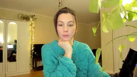 Snapshot of gingerbread__house chatting on 23, 10, 2025 Vasilisa online show from 23, 10, 2025