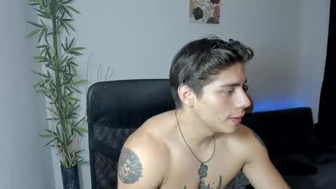 Snapshot of gio_russo chatting on 29, 12, 2024 GioRusso online show from 29, 12, 2024