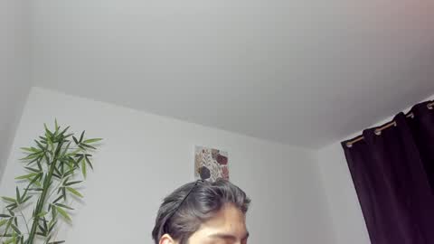 Snapshot of gio_russo chatting on 12, 1, 2025 GioRusso online show from 12, 1, 2025