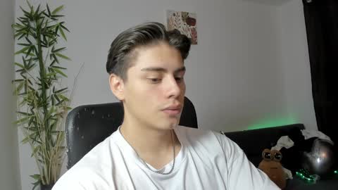 Snapshot of gio_russo chatting on 3, 2, 2025 GioRusso online show from 3, 2, 2025