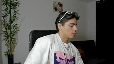 Snapshot of gio_russo chatting on 18, 2, 2025 GioRusso online show from 18, 2, 2025