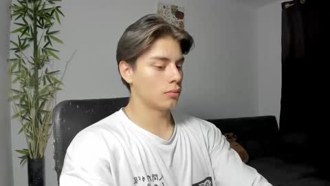 Snapshot of gio_russo chatting on 21, 2, 2025 GioRusso online show from 21, 2, 2025