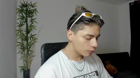 Snapshot of gio_russo chatting on 2, 3, 2025 GioRusso online show from 2, 3, 2025