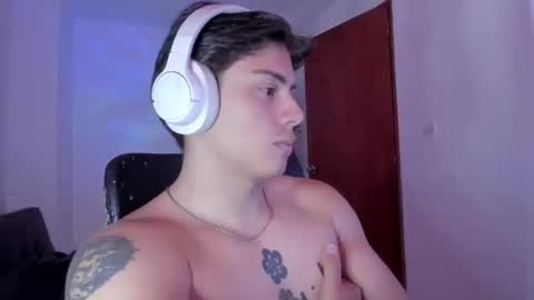 Snapshot of gio_russo chatting on 8, 9, 2025 GioRusso online show from 8, 9, 2025