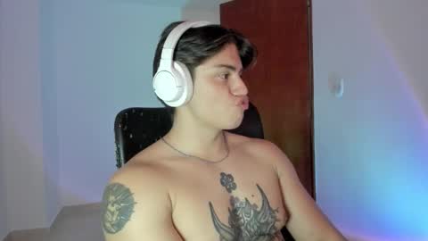 Snapshot of gio_russo chatting on 1, 10, 2025 GioRusso online show from 1, 10, 2025