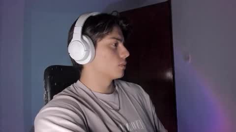 Snapshot of gio_russo chatting on 8, 10, 2025 GioRusso online show from 8, 10, 2025