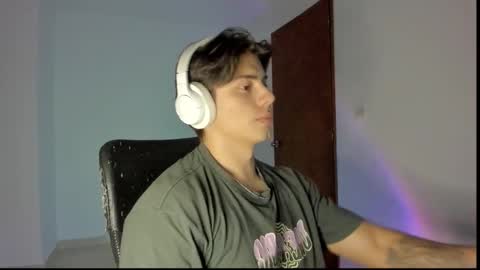 Snapshot of gio_russo chatting on 15, 10, 2025 GioRusso online show from 15, 10, 2025