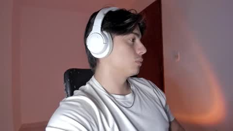 Snapshot of gio_russo chatting on 28, 10, 2025 GioRusso online show from 28, 10, 2025