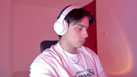 Snapshot of gio_russo chatting on 4, 11, 2025 GioRusso online show from 4, 11, 2025