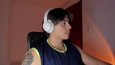 Snapshot of gio_russo chatting on 12, 11, 2025 GioRusso online show from 12, 11, 2025