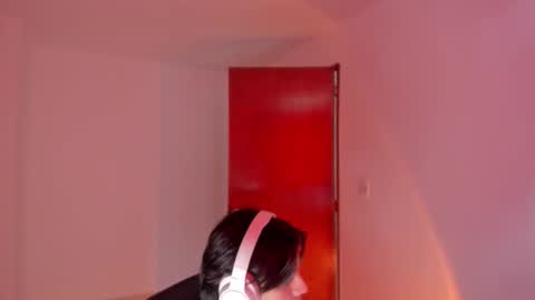 Snapshot of gio_russo chatting on 19, 11, 2025 GioRusso online show from 19, 11, 2025