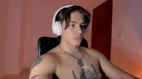 Snapshot of gio_russo chatting on 15, 12, 2025 GioRusso online show from 15, 12, 2025