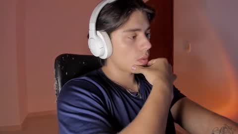 Snapshot of gio_russo chatting on 22, 12, 2025 GioRusso online show from 22, 12, 2025