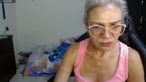 Snapshot of giorgia_xue53 chatting on 2, 2, 2025 Mary online show from 2, 2, 2025