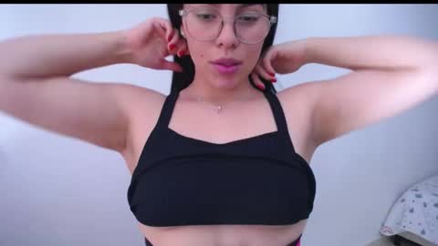 Snapshot of giorivera199 chatting on 3, 12, 2024 GIO RIVERA online show from 3, 12, 2024