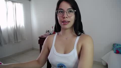 Snapshot of giorivera199 chatting on 3, 10, 2025 GIO RIVERA online show from 3, 10, 2025