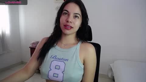 Snapshot of giorivera199 chatting on 28, 10, 2025 GIO RIVERA online show from 28, 10, 2025