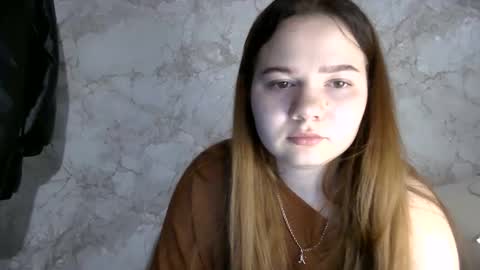 girl_cute07 online show from 16, 4, 2026