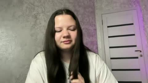Snapshot of girl_cute07 chatting on 24, 6, 2026 girl_cute07 online show from 24, 6, 2026