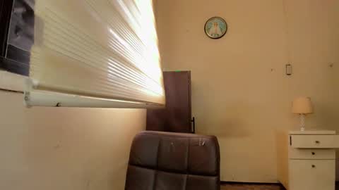 Snapshot of girl_in_ur_dreams chatting on 23, 1, 2025 urGIRL online show from 23, 1, 2025