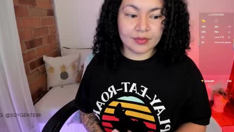 Snapshot of girl_inline chatting on 5, 3, 2025 girl_inline online show from 5, 3, 2025