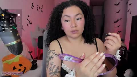 Snapshot of girl_inline chatting on 1, 11, 2025 girl_inline online show from 1, 11, 2025