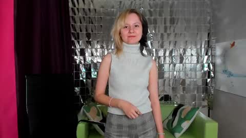 girl_next_doorr online show from 24, 12, 2024