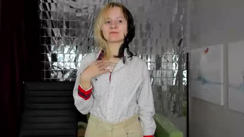 girl_next_doorr online show from 3, 1, 2025