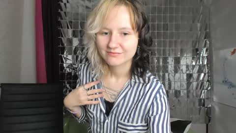 girl_next_doorr online show from 19, 1, 2025
