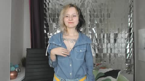 girl_next_doorr online show from 22, 1, 2025
