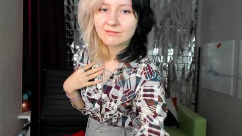 girl_next_doorr online show from 25, 1, 2025