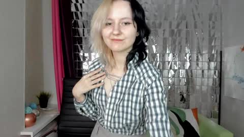 girl_next_doorr online show from 26, 1, 2025