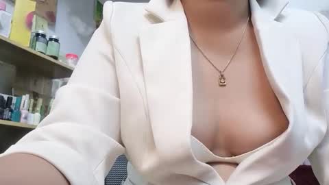 Snapshot of girlhanoi chatting on 16, 12, 2025 girlhanoi online show from 16, 12, 2025