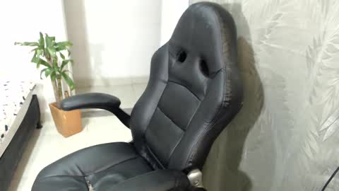 Ariana Sophia.  online show from 26, 12, 2024